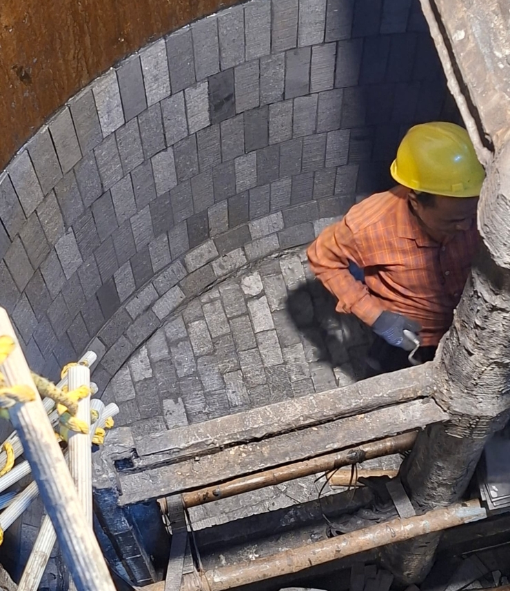 Graphite Tiles Lining